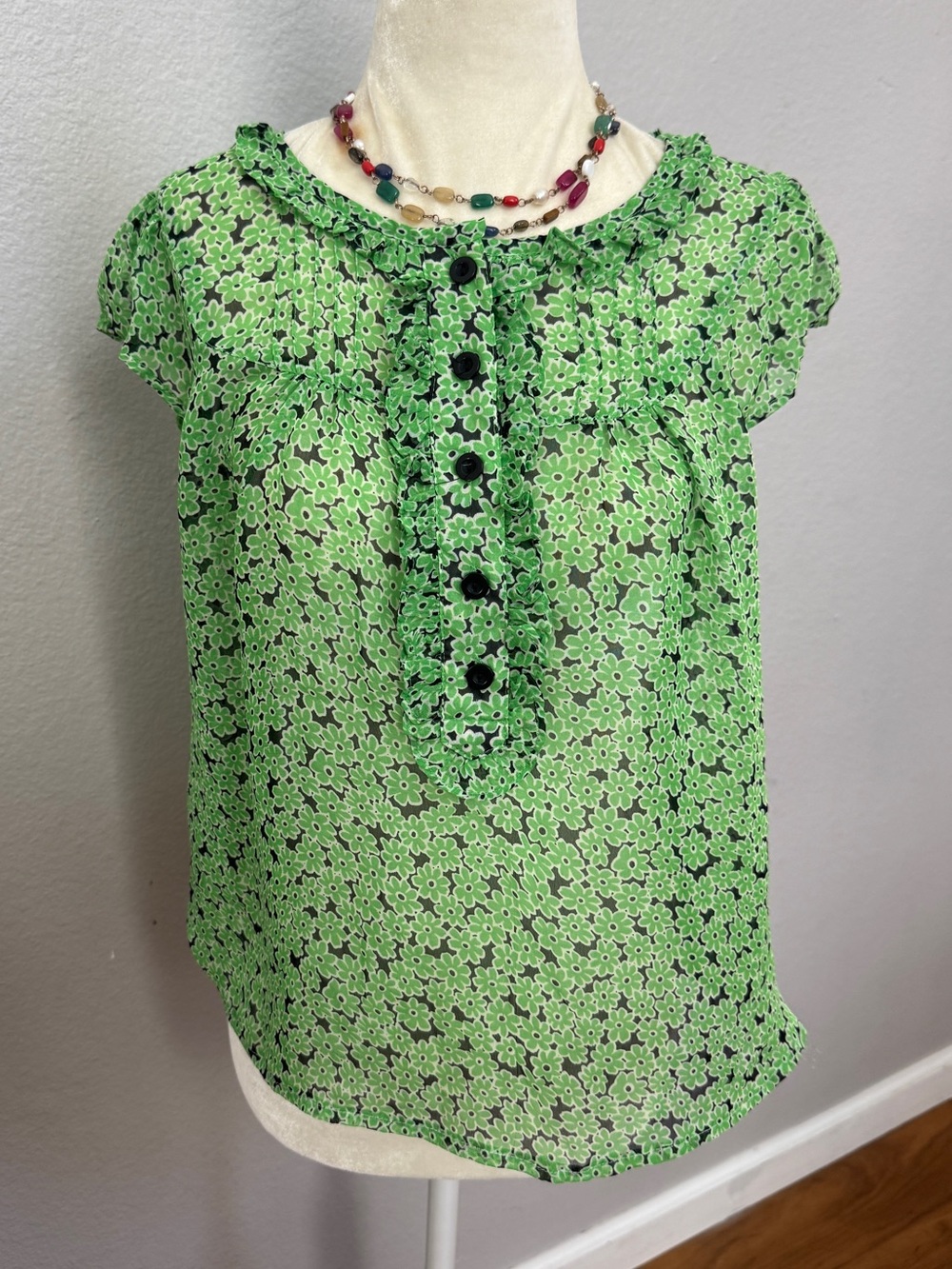 Forever 21 Green Floral Ruffle Button Front Blouse sheer top size Large